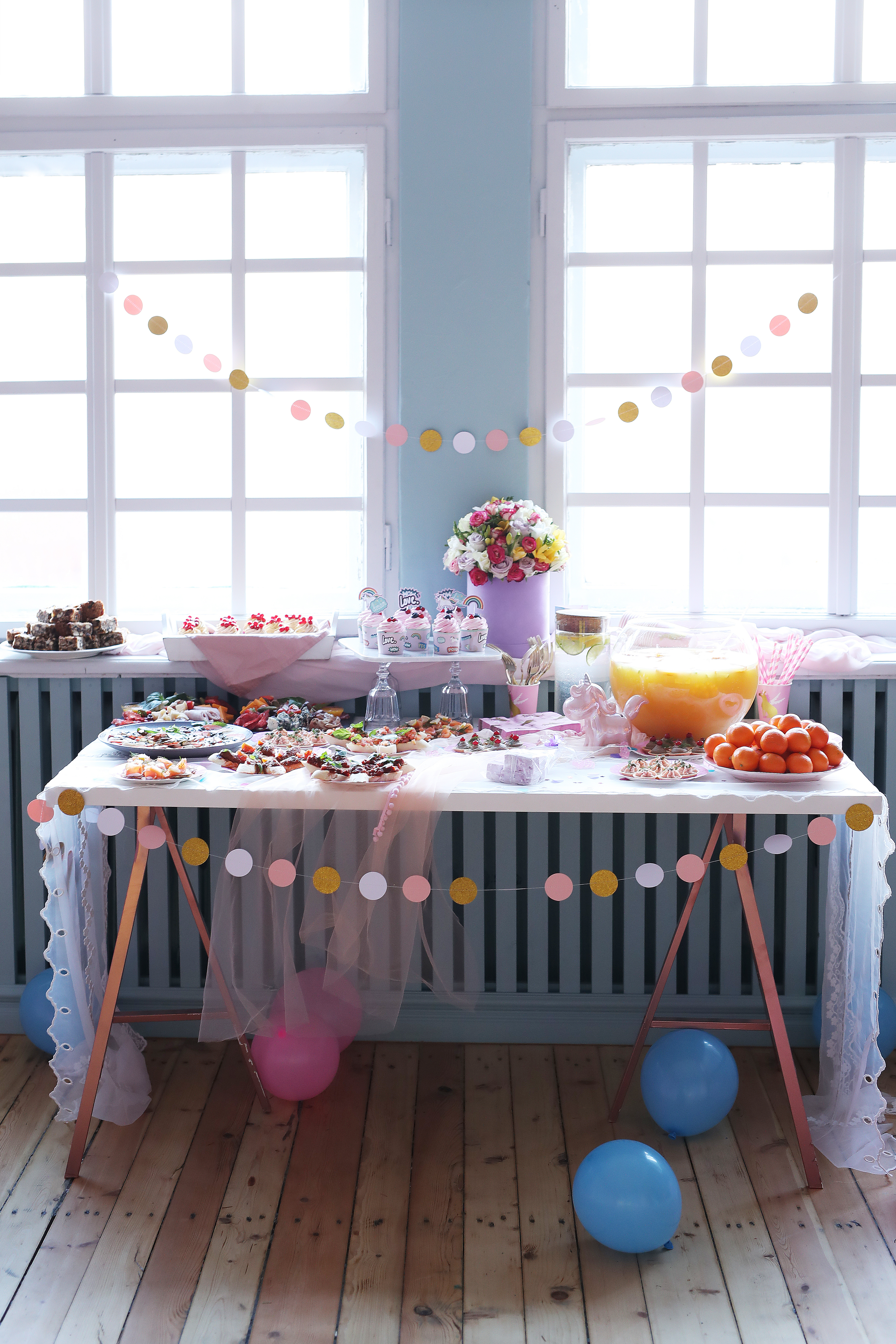 surprise birthday party decor